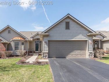 6062 Green Ash Drive, Brighton, MI 48116