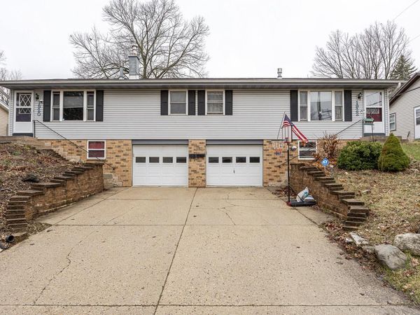 1920 Woodlawn AVENUE, Unit 1922, West Bend, WI 53090