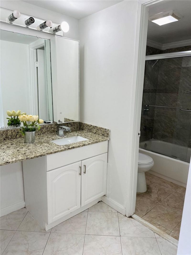 1301 NE Miami Gardens Dr, Unit 724W, Miami, FL 33179 Photo