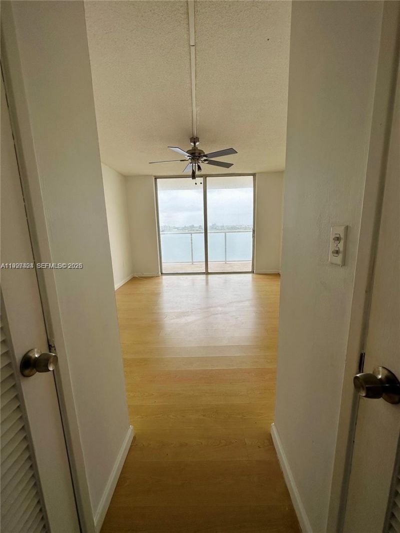 1301 NE Miami Gardens Dr, Unit 724W, Miami, FL 33179 Photo