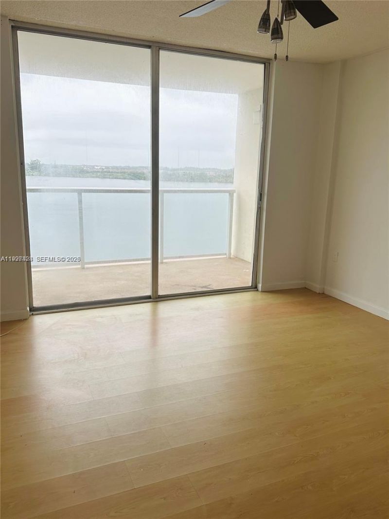 1301 NE Miami Gardens Dr, Unit 724W, Miami, FL 33179 Photo