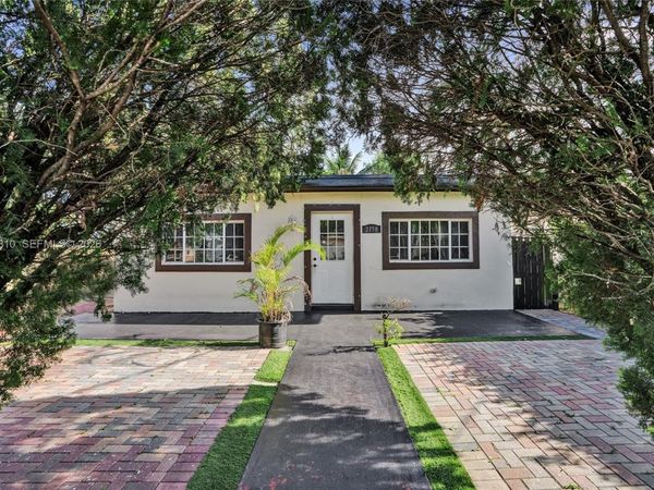 2158 NW 100th St, Miami, FL 33147