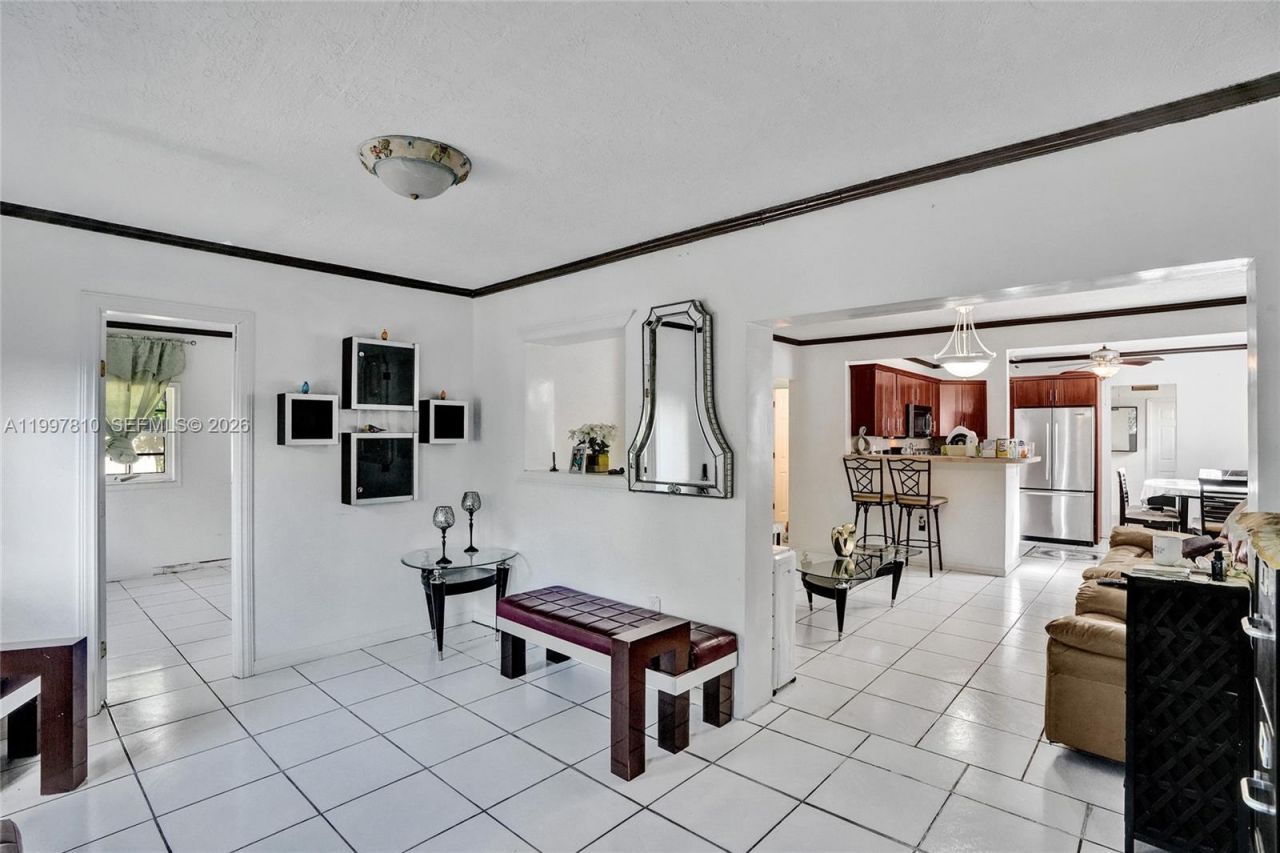 2158 NW 100th St, Miami, FL 33147 Photo