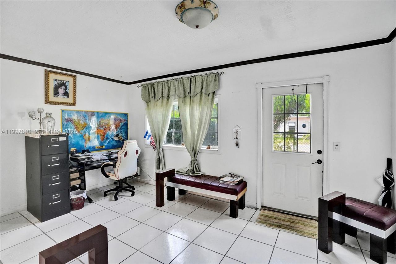 2158 NW 100th St, Miami, FL 33147 Photo