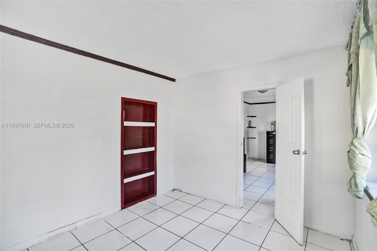 2158 NW 100th St, Miami, FL 33147 Photo