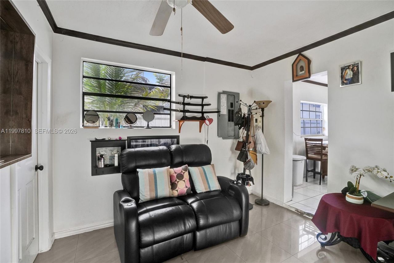 2158 NW 100th St, Miami, FL 33147 Photo