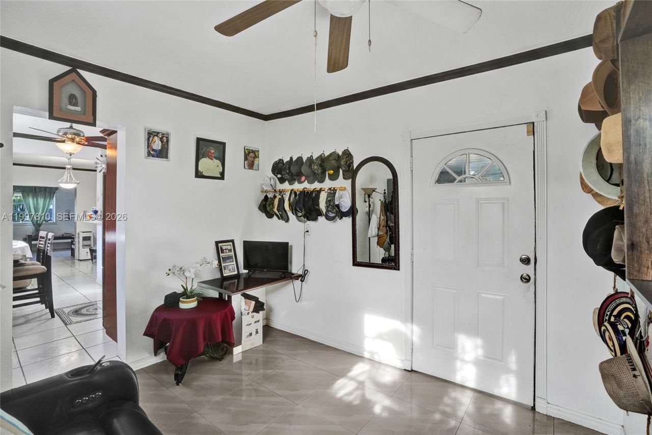 2158 NW 100th St, Miami, FL 33147 Photo