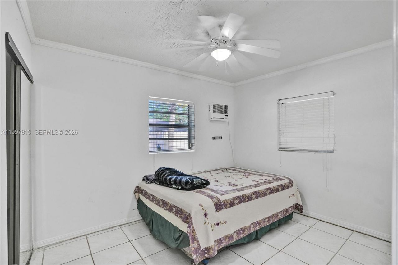 2158 NW 100th St, Miami, FL 33147 Photo
