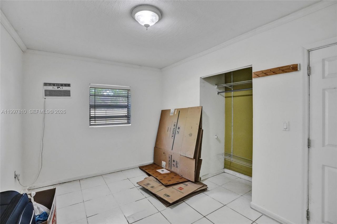 2158 NW 100th St, Miami, FL 33147 Photo