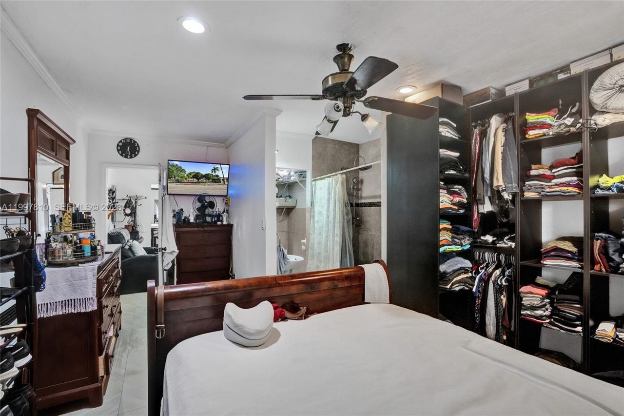 2158 NW 100th St, Miami, FL 33147 Photo