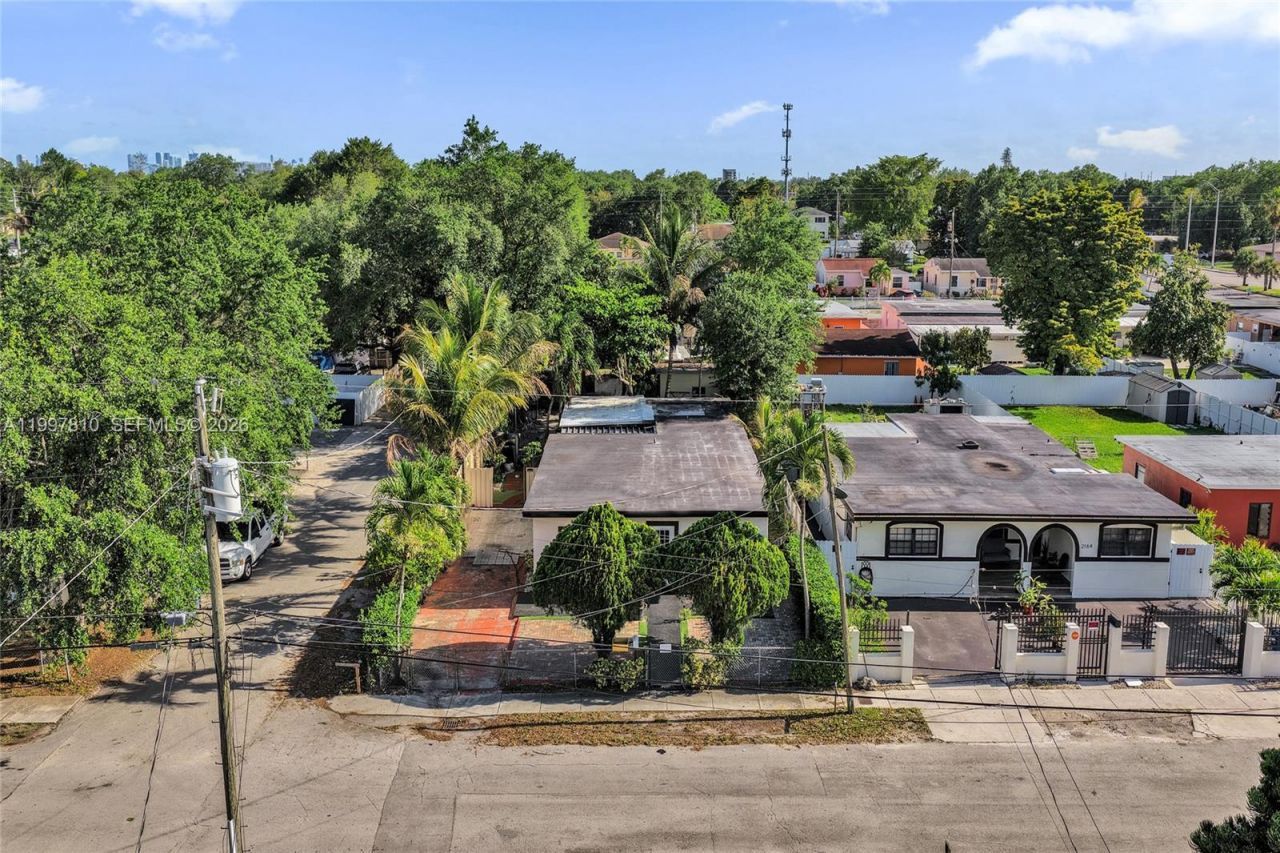 2158 NW 100th St, Miami, FL 33147 Photo