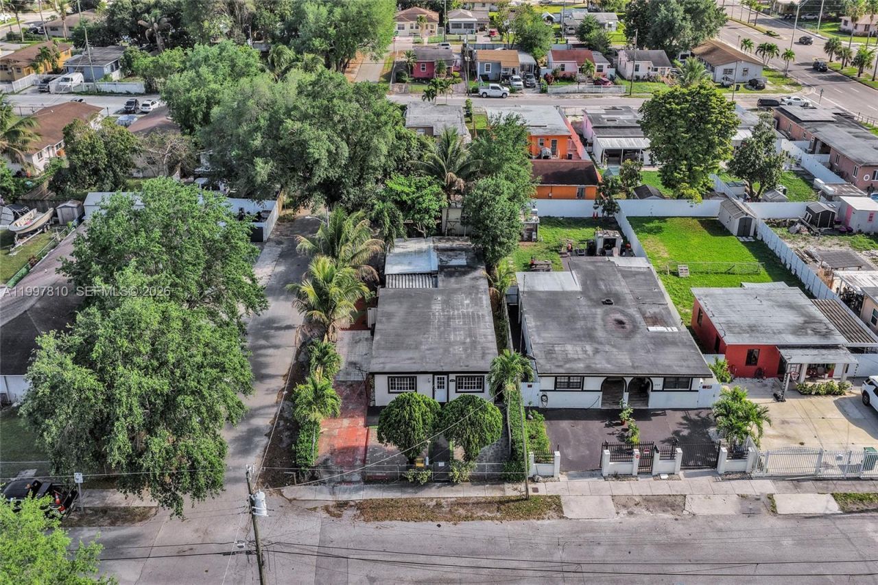 2158 NW 100th St, Miami, FL 33147 Photo