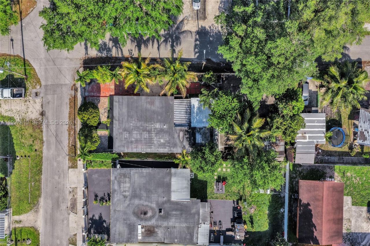 2158 NW 100th St, Miami, FL 33147 Photo