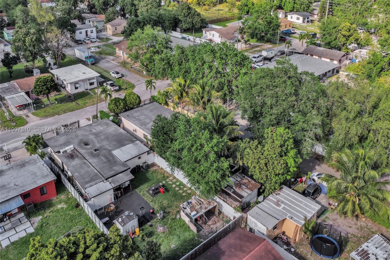 2158 NW 100th St, Miami, FL 33147 Photo