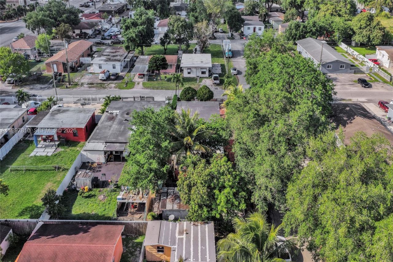 2158 NW 100th St, Miami, FL 33147 Photo