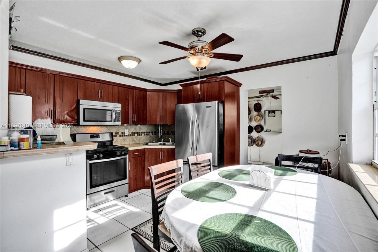 2158 NW 100th St, Miami, FL 33147 Photo