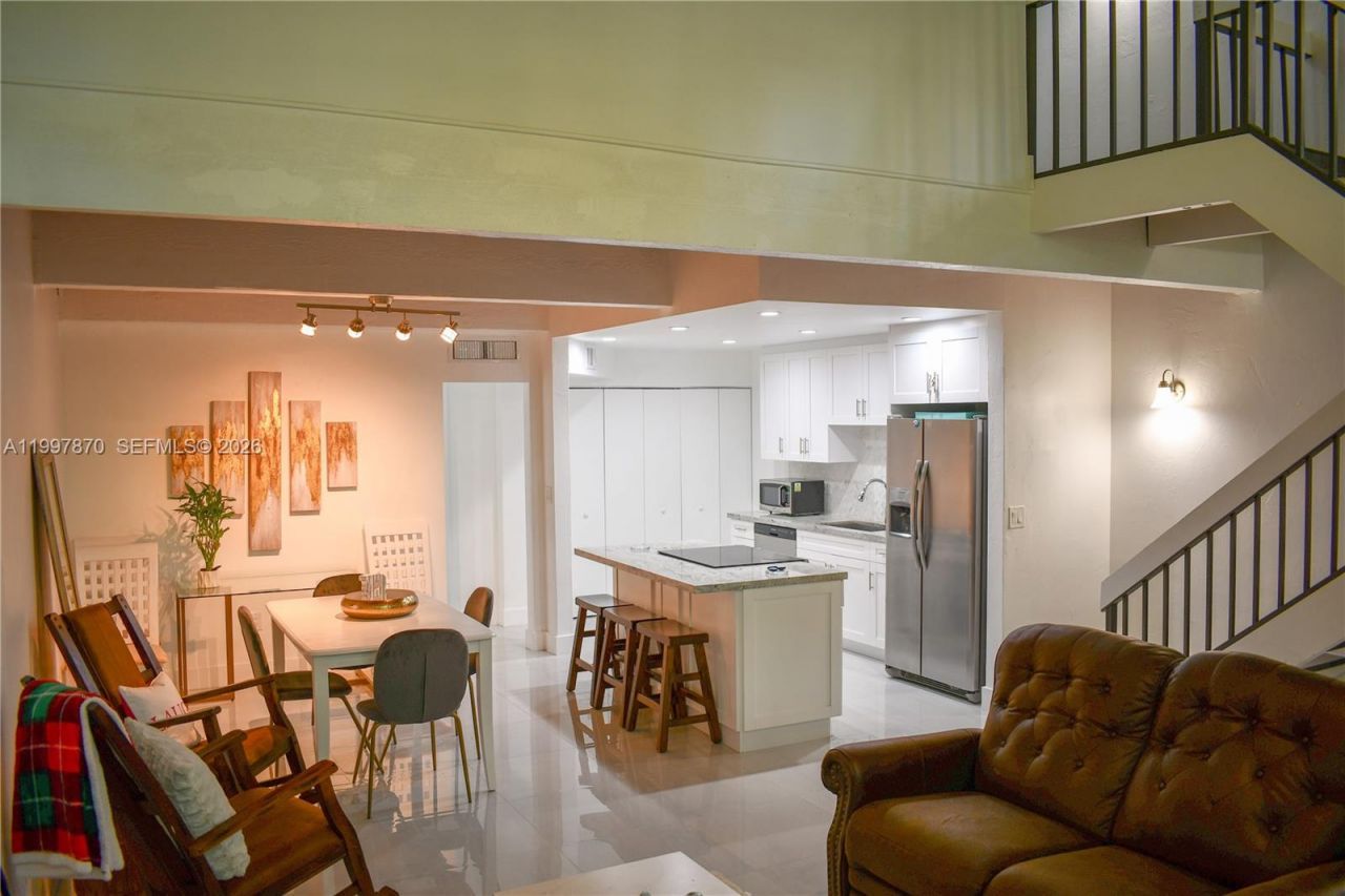 19420 NE 26th Ave, Unit 123D, Miami, FL 33180 Photo