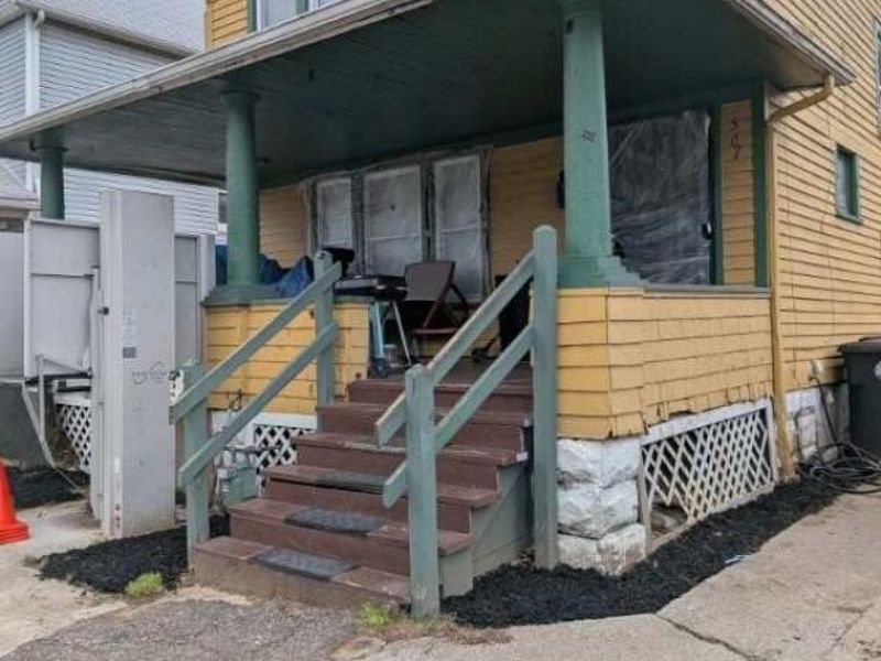 567 E 128th Street, Cleveland, OH 44108 Photo 2