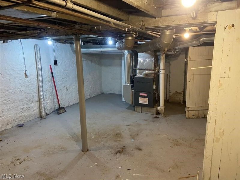 567 E 128th Street, Cleveland, OH 44108 Photo 8