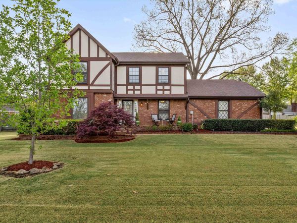 2888 FARINDON CV, Germantown, TN 38138