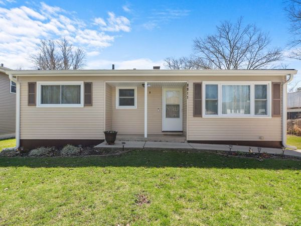 8911 Ramble Road , Wonder Lake, IL 60097