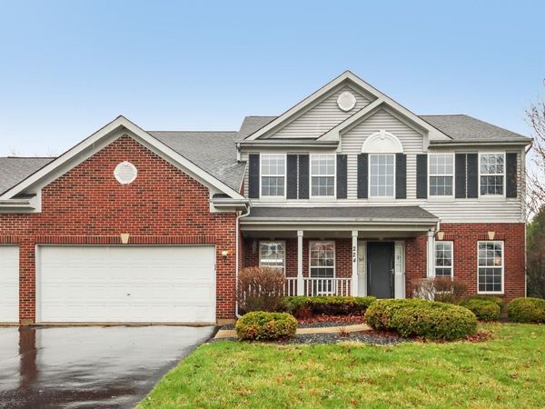 224 Cross Creek Lane , Lindenhurst, IL 60046