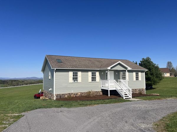 1147 Hickory Cove LN , Moneta, VA 24121