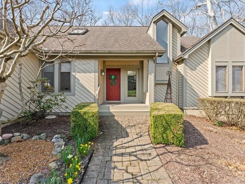 8289 Rhine Way, Centerville, OH 45458 Photo 2