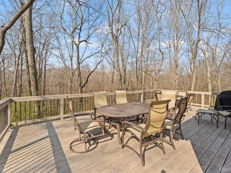 8289 Rhine Way, Centerville, OH 45458 Photo 4