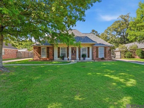 7375 Fox Run Dr, Denham Springs, LA 70706