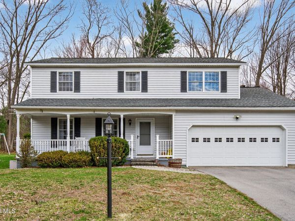 7 Gloucester Street, Clifton Park, NY 12065