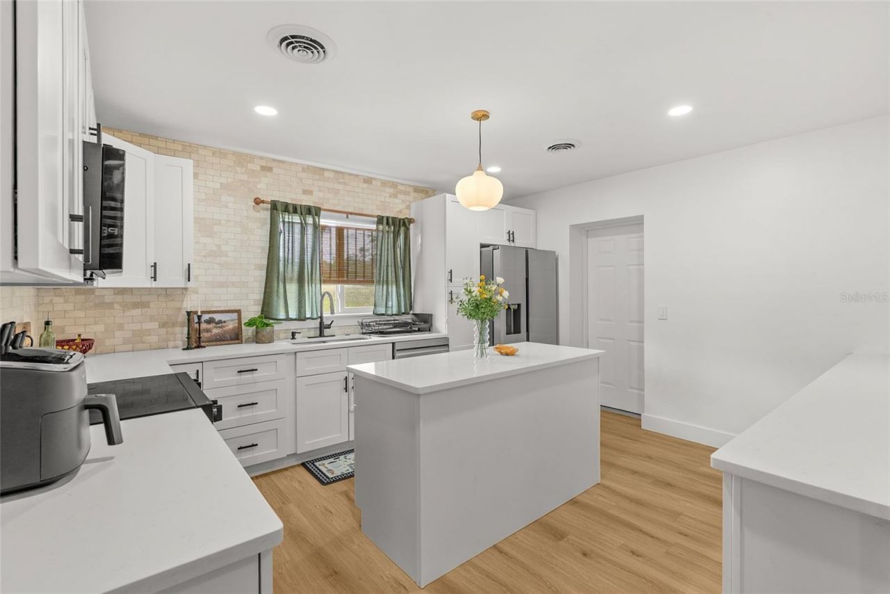 2004 Virginia Drive, Bradenton, FL 34205 Photo