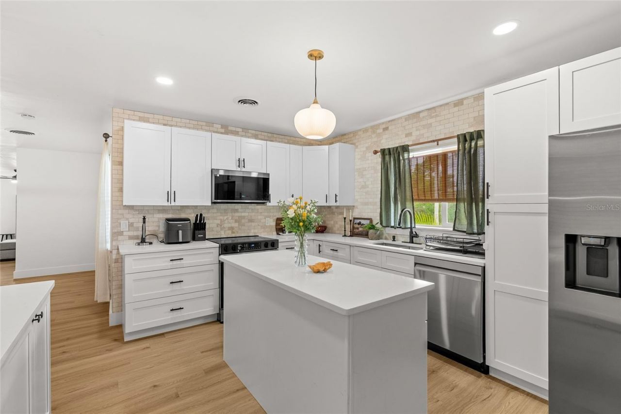 2004 Virginia Drive, Bradenton, FL 34205 Photo