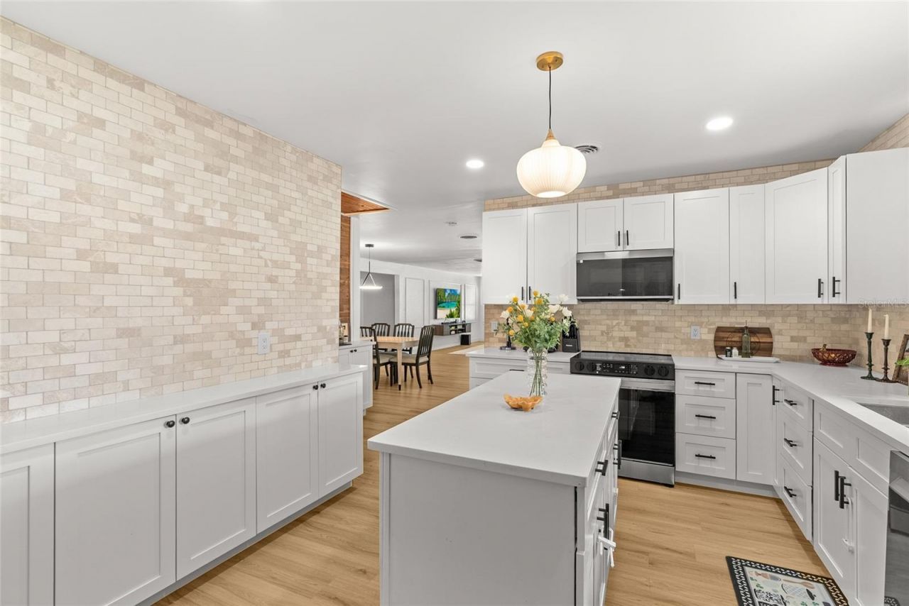 2004 Virginia Drive, Bradenton, FL 34205 Photo