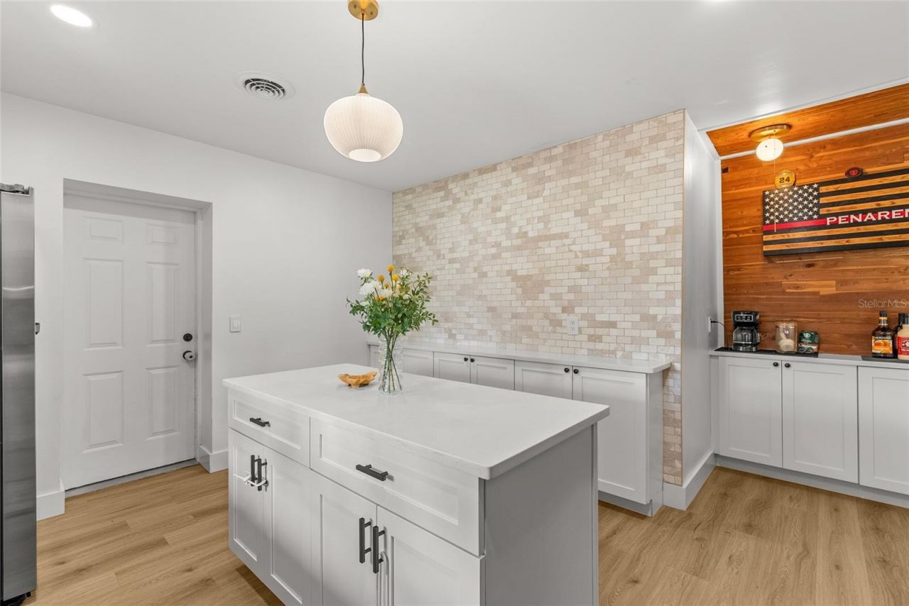 2004 Virginia Drive, Bradenton, FL 34205 Photo