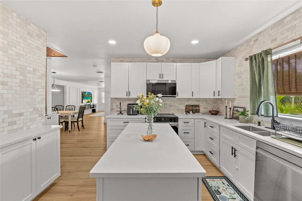 2004 Virginia Drive, Bradenton, FL 34205 Photo