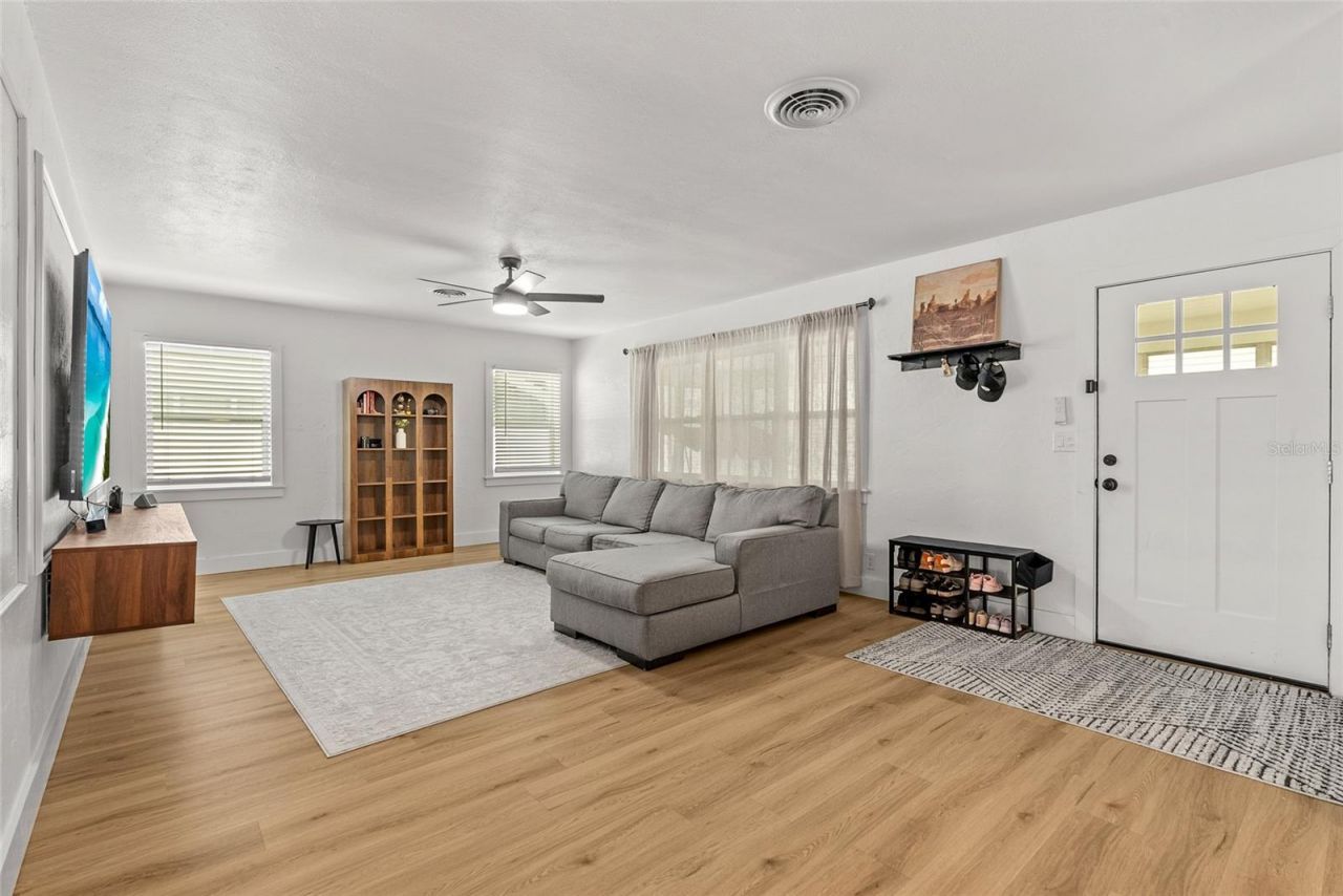 2004 Virginia Drive, Bradenton, FL 34205 Photo