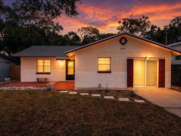 805 E 11TH AVENUE , NEW SMYRNA BEACH, FL 32169