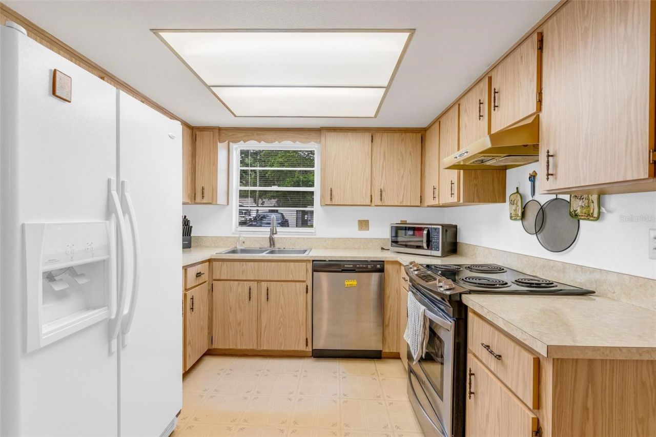 805 E 11th Avenue, New Smyrna Beach, FL 32169 Photo