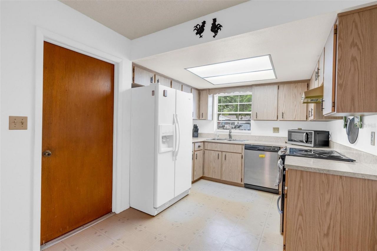 805 E 11th Avenue, New Smyrna Beach, FL 32169 Photo