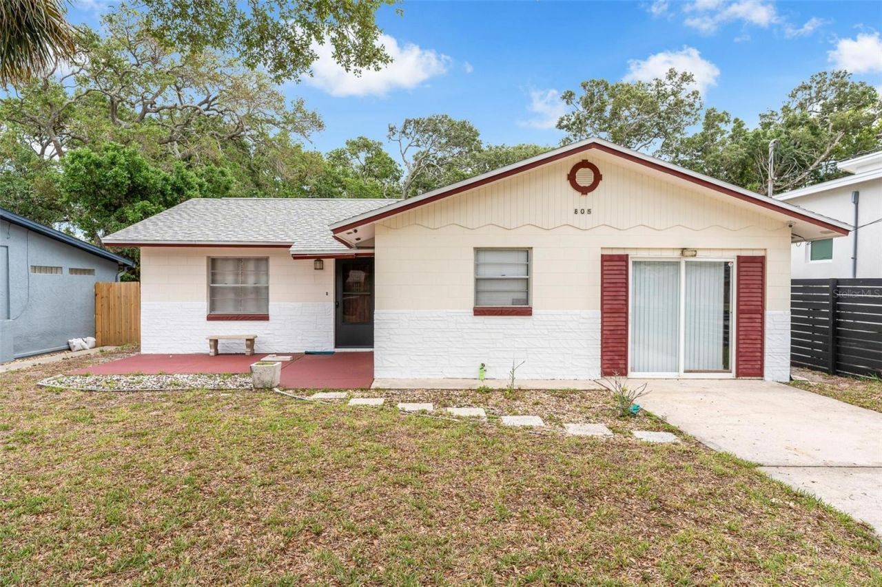 805 E 11th Avenue, New Smyrna Beach, FL 32169 Photo