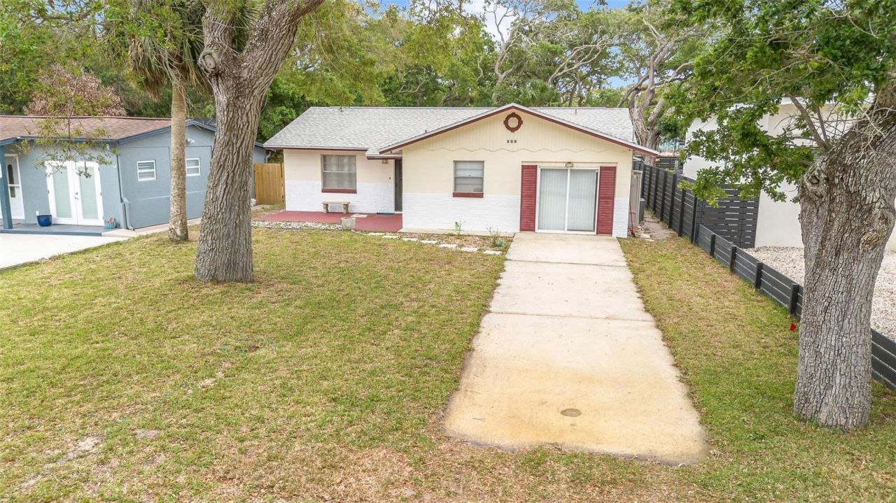 805 E 11th Avenue, New Smyrna Beach, FL 32169 Photo