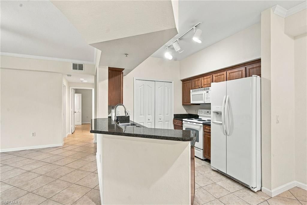 13010 Positano Cir, Unit 108, Naples, FL 34105 Photo