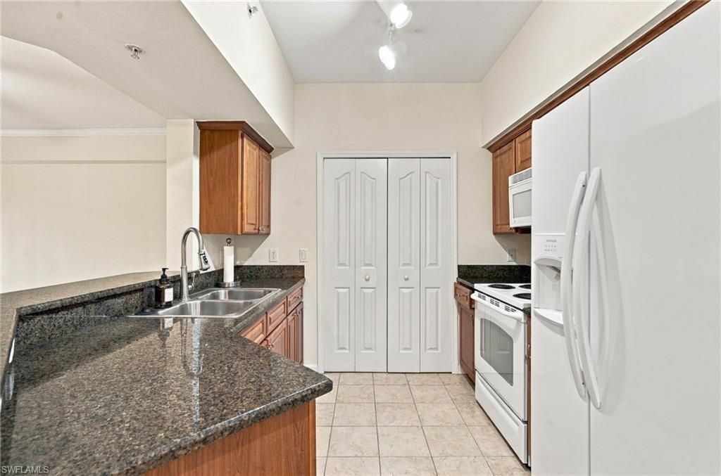 13010 Positano Cir, Unit 108, Naples, FL 34105 Photo