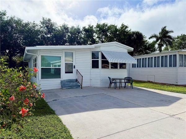 5 Bass LN, Unit 5, NAPLES, FL 34114