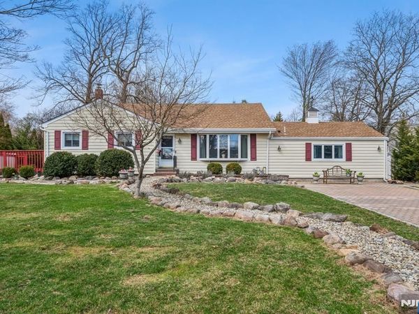 576 Thurnau Drive, RIVER VALE, NJ 07675