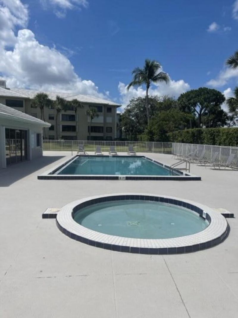 3526 Whitehall Drive, Unit 404, West Palm Beach, FL 33401 Photo