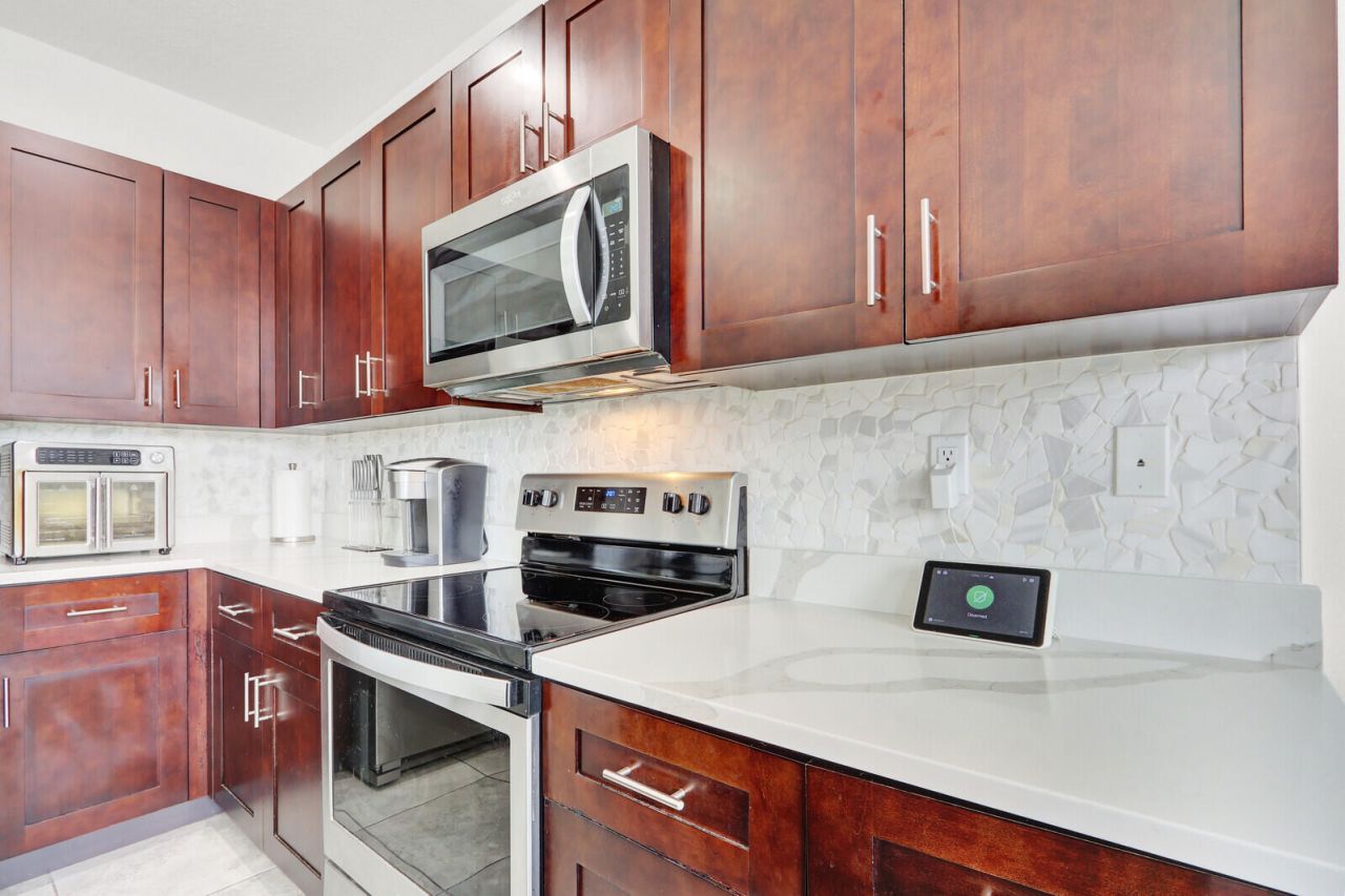 3010 King Palm Way, Riviera Beach, FL 33410 Photo