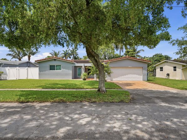 5261 SW 89th Avenue, Cooper City, FL 33328
