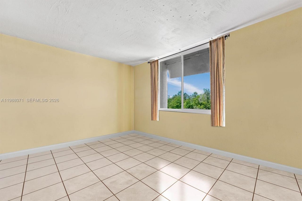 314 NE , Unit 16C, Miami, FL 33161 Photo